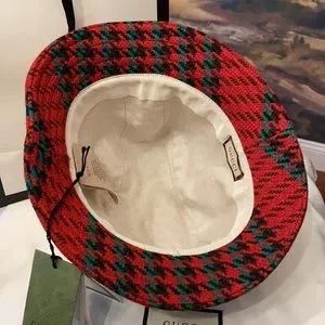 BNWT Authentic Gucci Hounds Tooth Wool Bucket Hat Gucci Red/Green Hounds tooth Wool GG Bucket Hat Size M  main image 2